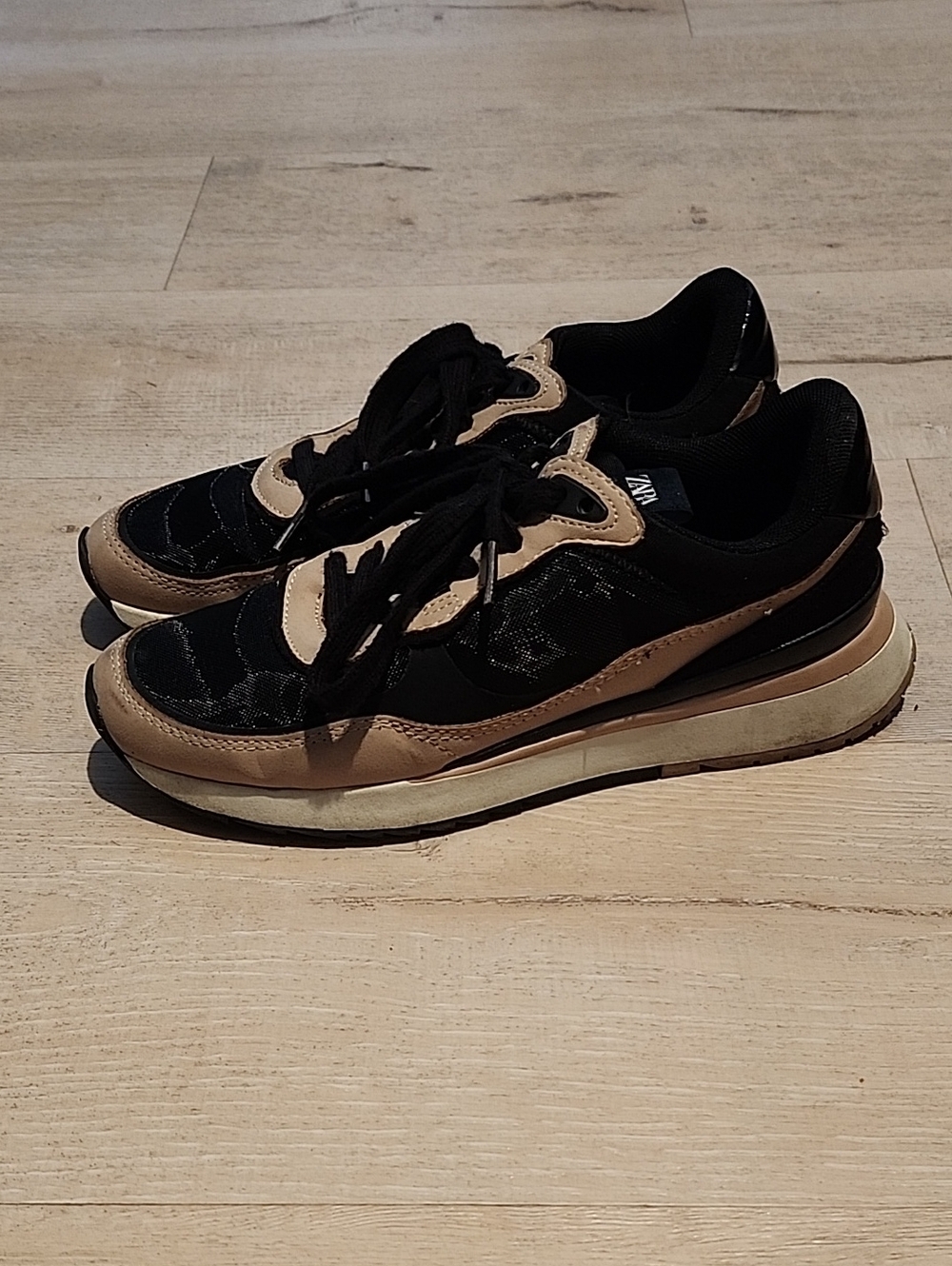 Men's Black and Beige Athletic Sneakers